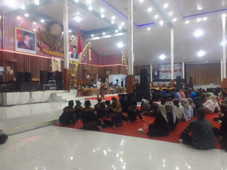 Sradah  Gayatri Rajapatdmi Yang ke Vl  di Ngantru Tulungagung