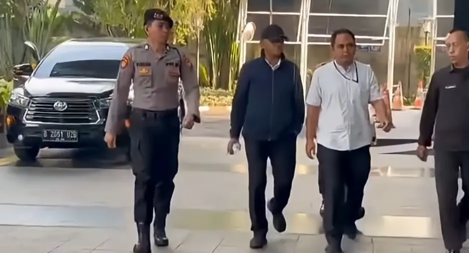 OTT KPK di Tulungagung: Bupati Gatot Sunu dan 12 Pejabat Resmi Dibawa ke Jakarta