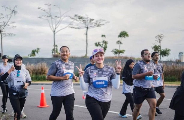 Bersama Personel, Kapolres Kediri Turun Langsung di KHM 2026 Ajak Warga Aktif Berolahraga