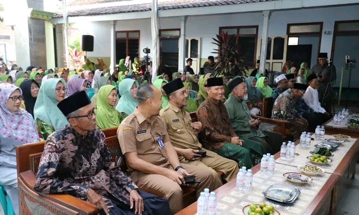 Plt. Bupati Tulungagung Hadiri Pengajian Muslimat dan Fatayat NU Panjerejo, Ajak Perkuat Ukhuwah dan Kebersamaan