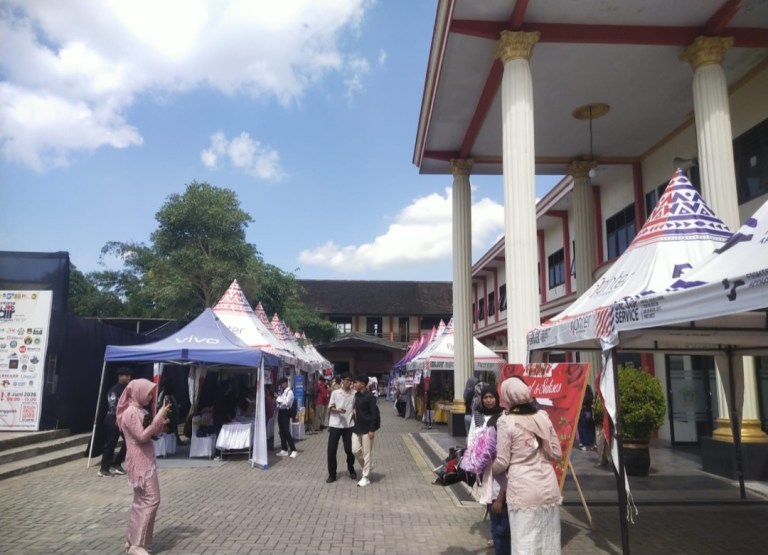 SMKN 2 Trenggalek Gelar Karya, Fun Run, dan Job Fair, Siapkan Lulusan Kreatif dan Siap Kerja