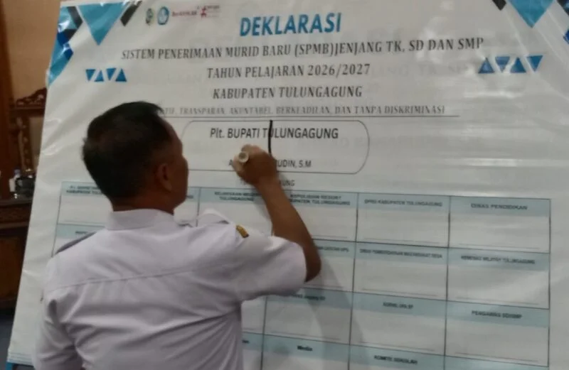 Pimpin Deklarasi SPMB, Plt. Bupati Tulungagung Pastikan Seleksi Siswa Baru Berjalan Transparan