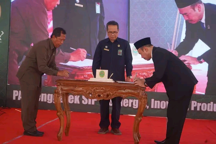 Pj Sekda Trenggalek Teken MoU Pelayanan, Resmikan Gedung Baru Pengadilan Agama Kelas IA