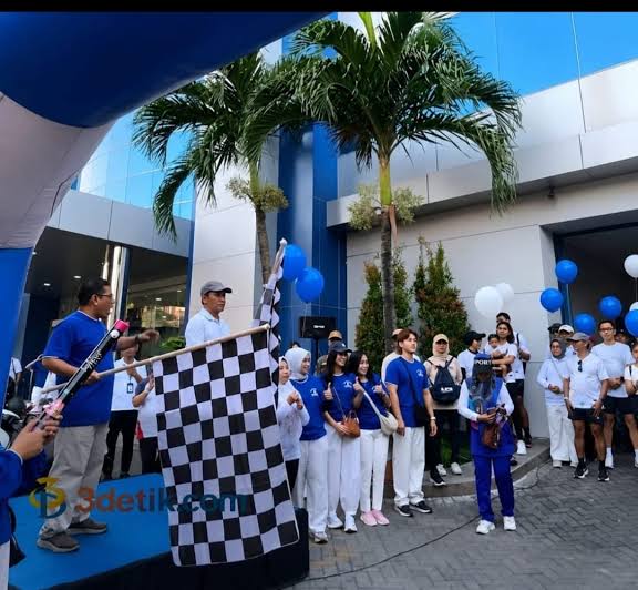 Plt. Bupati Ahmad Baharudin Lepas Ratusan Peserta Funwalk BCA KCU Tulungagung, Perkuat Semangat Hidup Sehat dan Kebersamaan