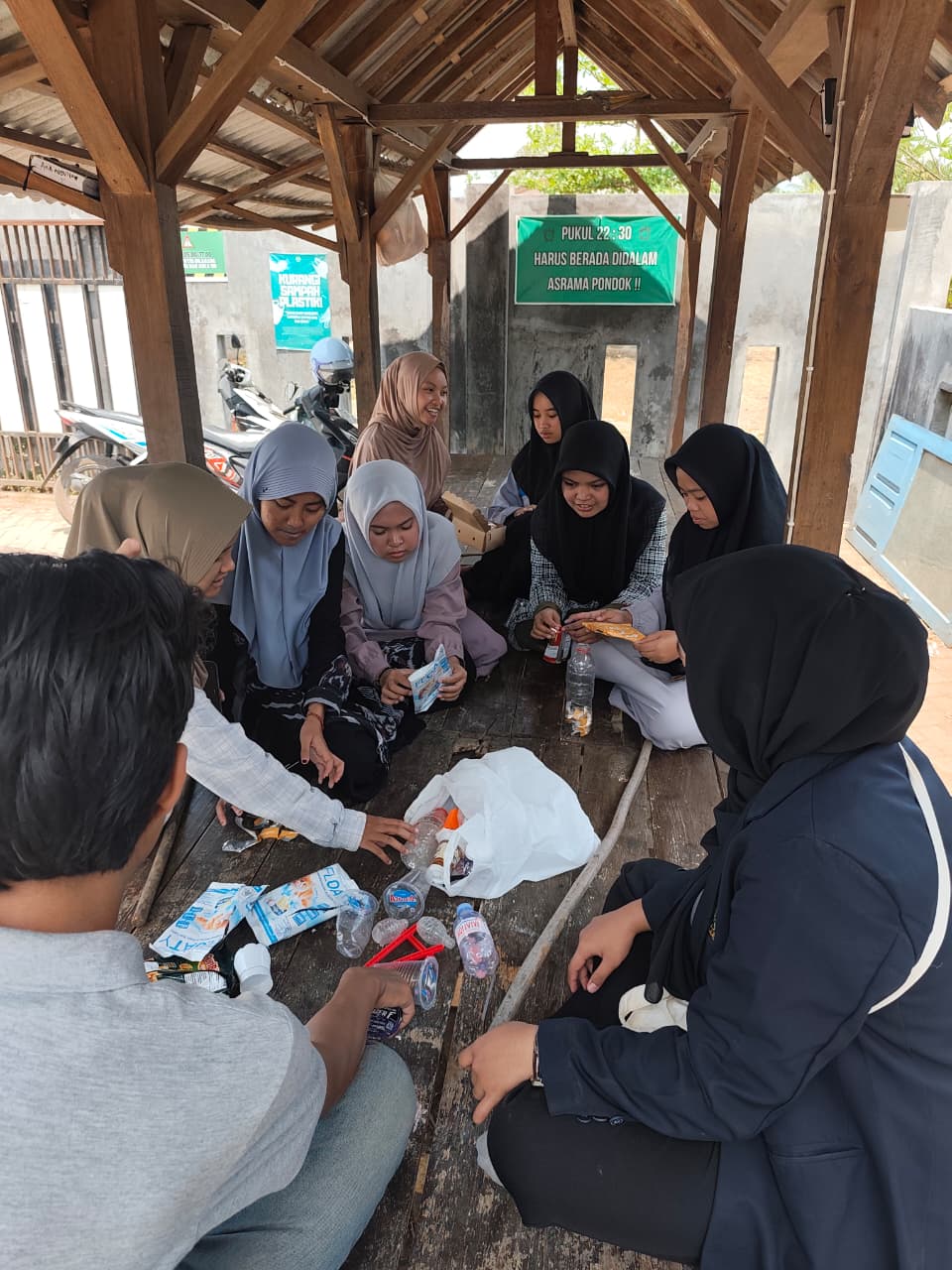 Lingkungan Pesantren di Bondowoso, Pemerintah dan Komunitas Perkuat Pengelolaan Sampah Mandiri
